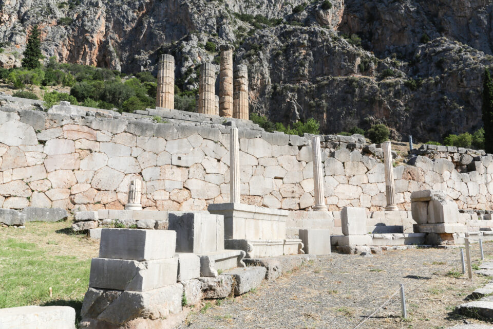 Transfer Athens to Delphi